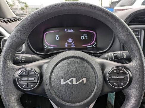 Used 2023 Kia Soul LX w/ Option Group 015 FWD image 28