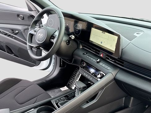 New 2026 Hyundai Elantra Sport image 5