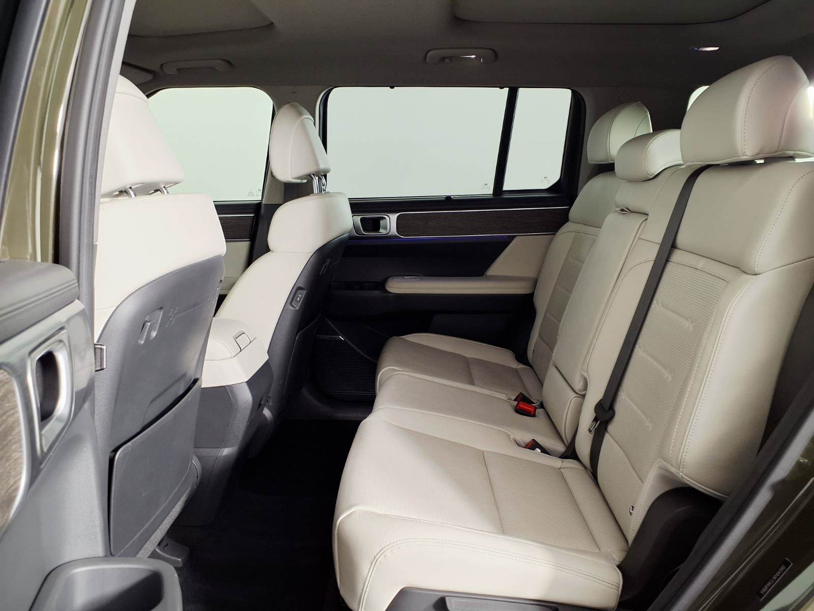 Certified 2024 Hyundai Santa Fe Limited FWD image 14