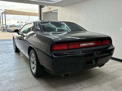 Used 2013 Dodge Challenger SXT RWD image 5
