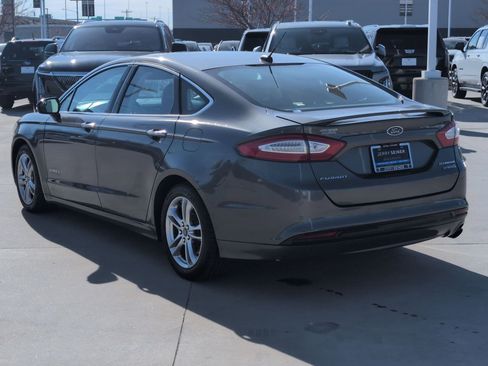 Used 2016 Ford Fusion Titanium image 3