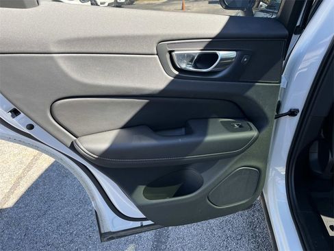 Used 2025 Volvo XC60 T8 Ultra w/ Protection Package Premier image 18