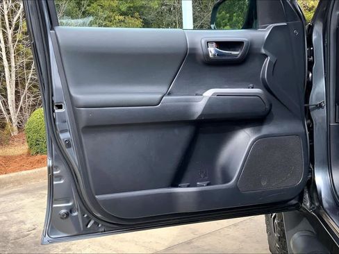 Used 2023 Toyota Tacoma TRD Sport w/ Advanced Technology Package image 21