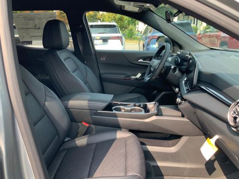 New 2026 Chevrolet Equinox LT w/ Convenience Package II image 13