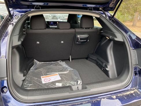 New 2026 Nissan Leaf image 22