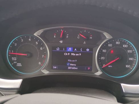 Used 2020 Chevrolet Traverse LT image 32