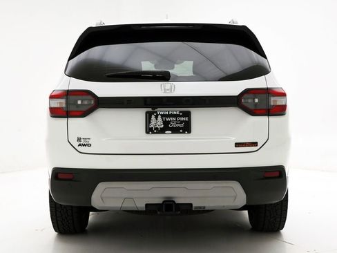 Used 2024 Honda Pilot TrailSport image 9