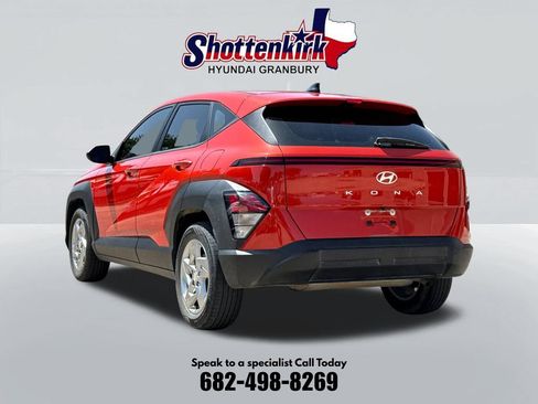 Used 2024 Hyundai Kona SE FWD image 8