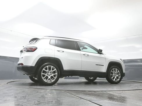 Used 2024 Jeep Compass Latitude w/ Sun and Sound Group image 24