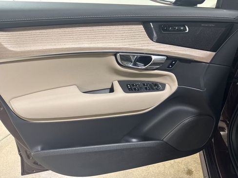 New 2026 Volvo XC90 T8 Ultra w/ Protection Package Premier AWD/4WD image 17