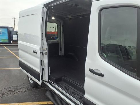 New 2026 Ford Transit 250 148 Medium Roof w/ Load Area Protection Package RWD image 23