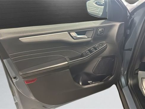 Used 2024 Ford Escape Platinum image 22