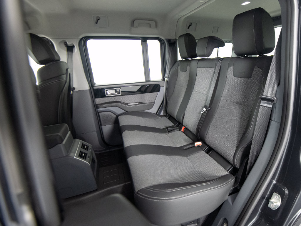 Used 2024 INEOS Grenadier Station Wagon AWD/4WD image 34