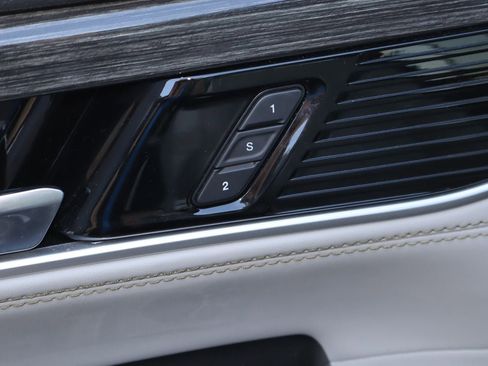 Used 2022 Jeep Wagoneer Series III AWD/4WD image 22