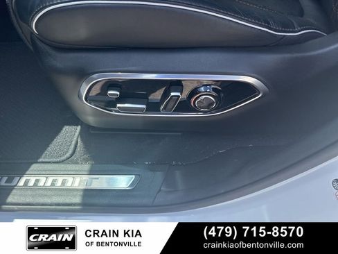 Used 2025 Jeep Grand Cherokee L Summit AWD/4WD image 22