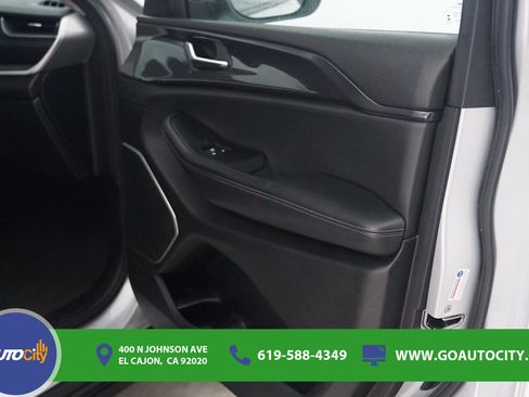 Used 2021 Jeep Grand Cherokee L Laredo w/ Luxury Tech Group I AWD/4WD image 17