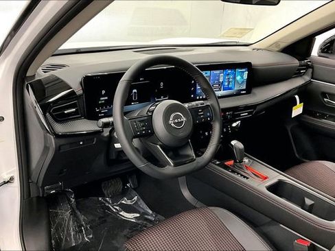 New 2026 Nissan Kicks SR AWD/4WD image 7