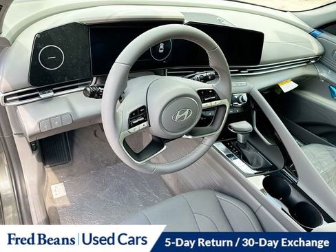 Used 2024 Hyundai Elantra SEL w/ Convenience Package image 10