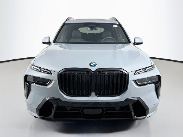 Used 2027 BMW X7 xDrive40i w/ M Sport Package AWD/4WD image 2