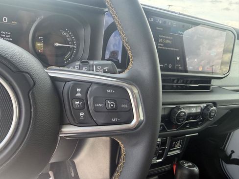 Used 2024 Jeep Wrangler Unlimited Sahara AWD/4WD image 24