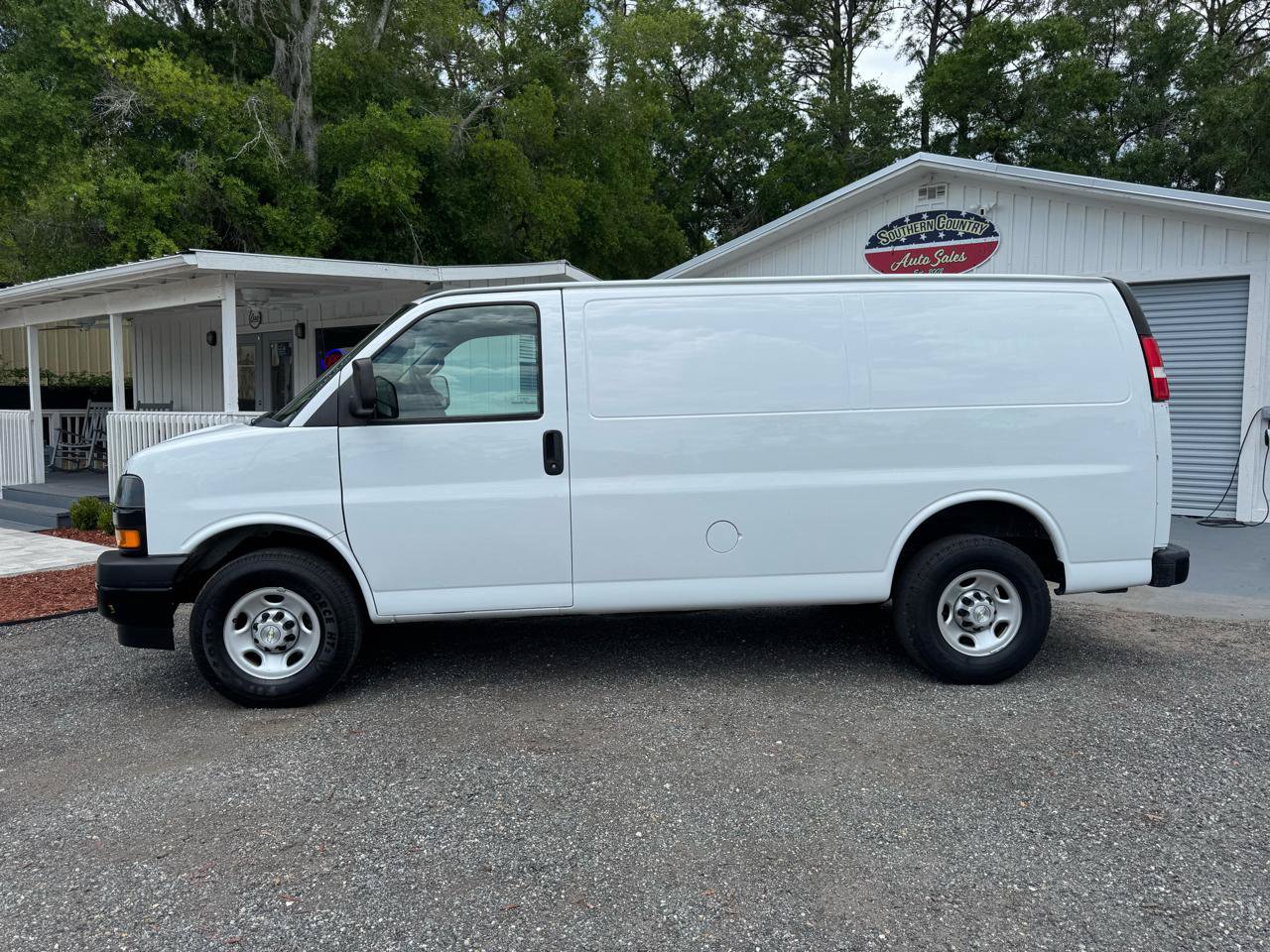 Used 2021 Chevrolet Express 2500 RWD image 8