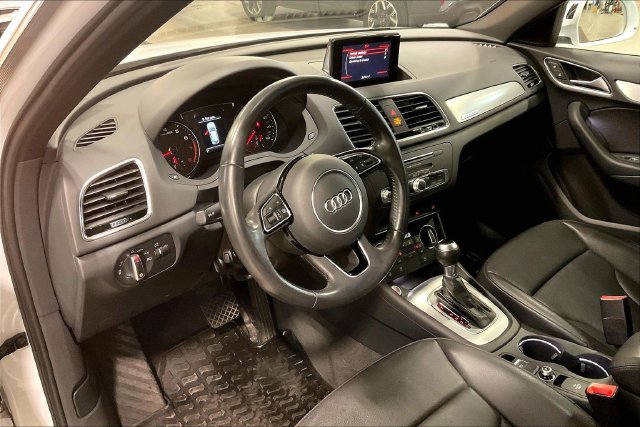Used 2018 Audi Q3 2.0T Premium Plus w/ Premium Plus Package AWD/4WD image 14