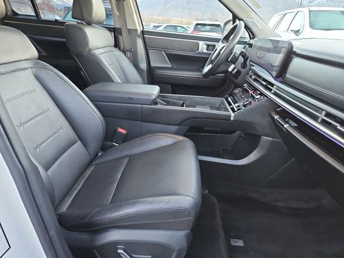 Used 2025 Hyundai Santa Fe Limited image 35