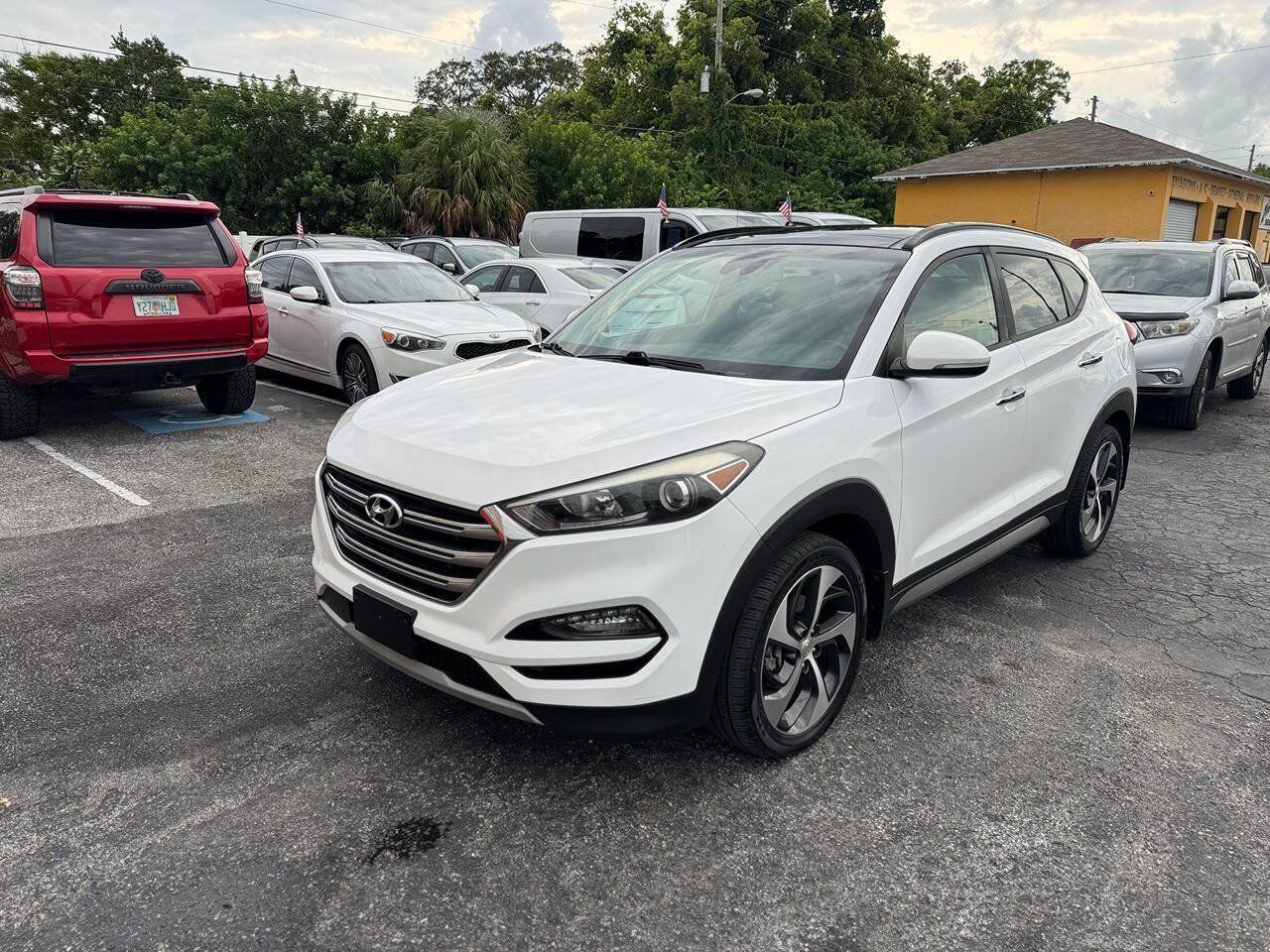 Used 2017 Hyundai Tucson Limited w/ Limited Ultimate Package 03 AWD/4WD image 4