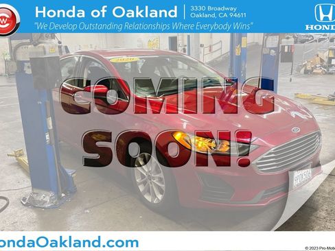 Used 2020 Ford Fusion SE image 1