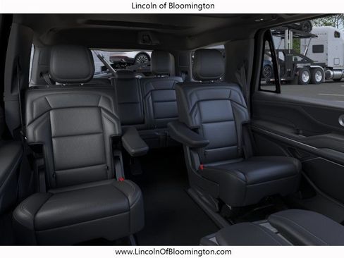 New 2026 Lincoln Navigator Reserve w/ Jet Appearance Package AWD/4WD image 14