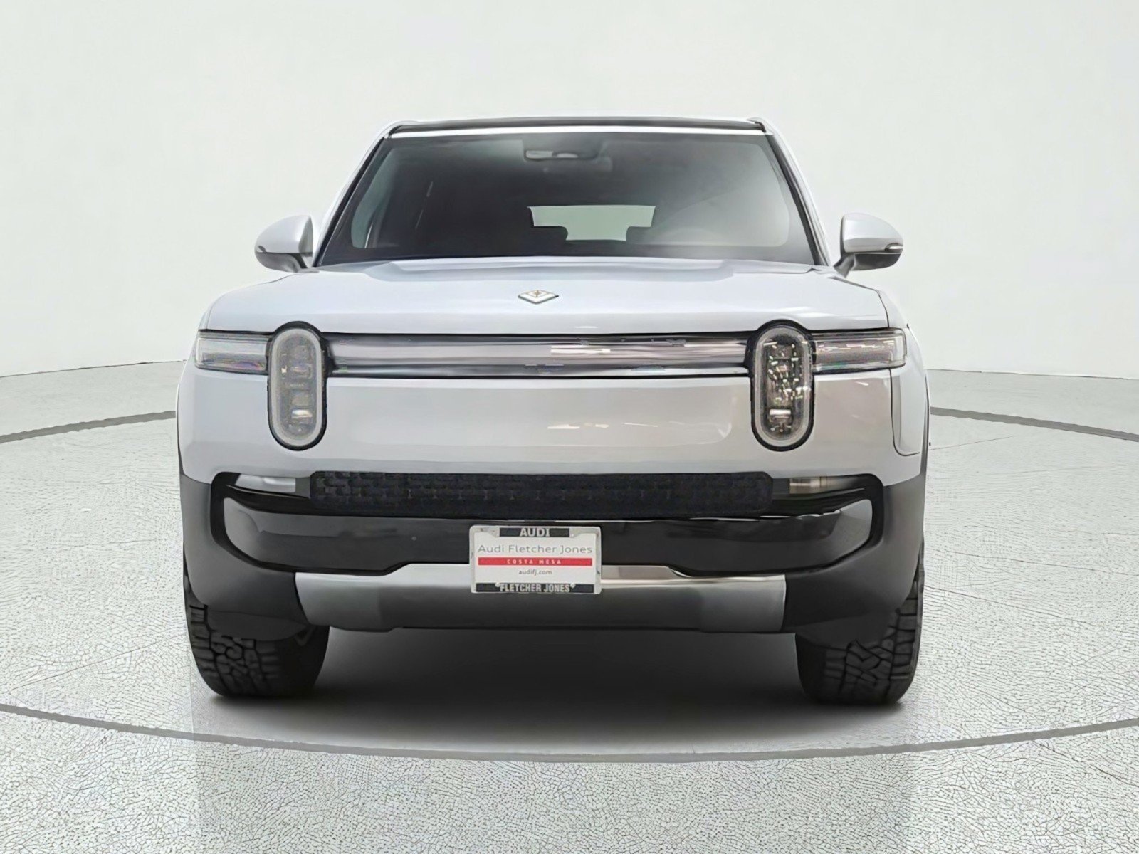 Used 2025 Rivian R1S Adventure Dual AWD/4WD image 2