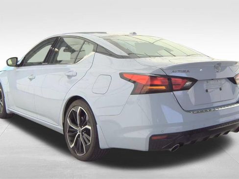 Used 2023 Nissan Altima 2.5 SR w/ SR Premium Package FWD image 13
