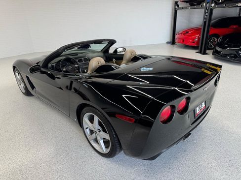 Used 2006 Chevrolet Corvette Convertible w/ Preferred Equipment Group RWD image 12