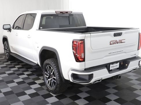 Used 2023 GMC Sierra 1500 AT4 w/ Technology Package AWD/4WD image 18