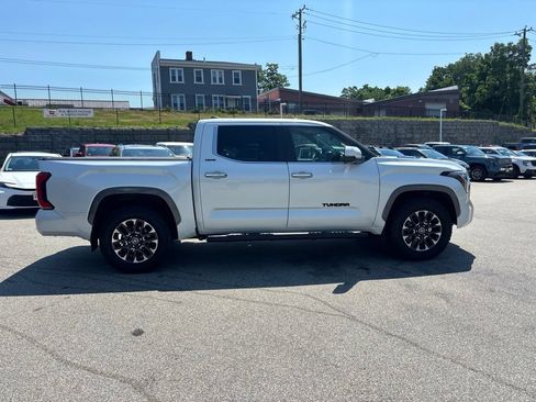Used 2024 Toyota Tundra Limited AWD/4WD image 6