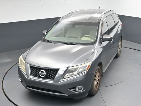 Used 2015 Nissan Pathfinder SV image 20