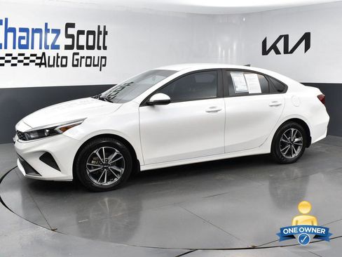Certified 2023 Kia Forte LXS w/ LXS Technology Package FWD image 2
