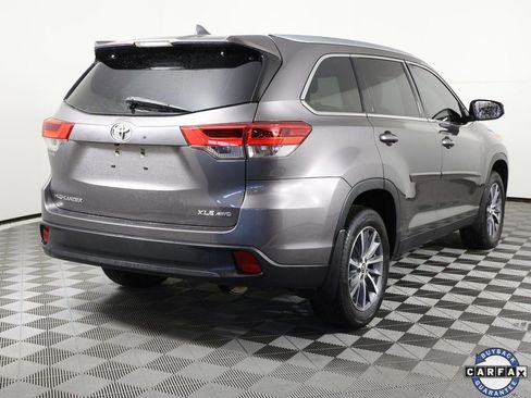 Used 2019 Toyota Highlander XLE image 5