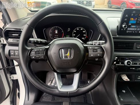 Certified 2025 Honda Pilot Touring image 17