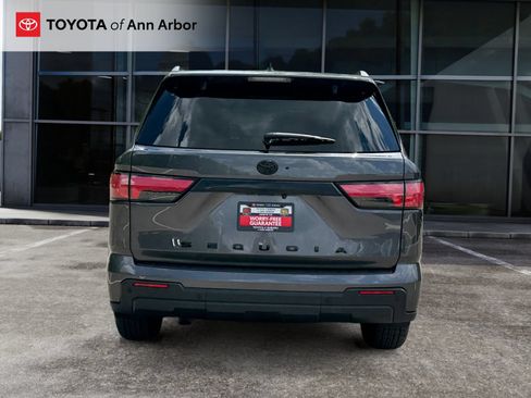 Used 2023 Toyota Sequoia SR5 w/ SR5 Premium Package AWD/4WD image 11