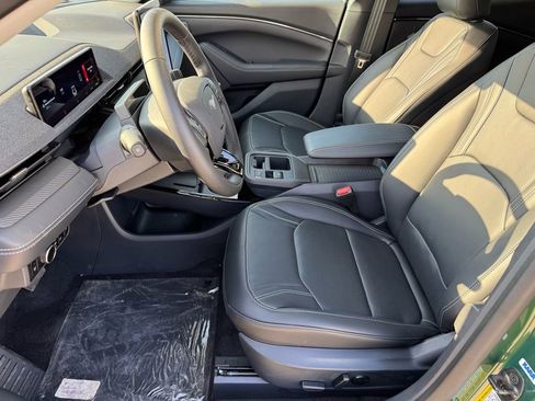 New 2025 Ford Mustang Mach-E Premium image 7