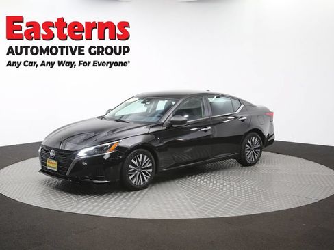 Used 2024 Nissan Altima 2.5 SV FWD image 56