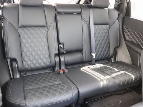 Used 2024 Mitsubishi Outlander SEL image 12