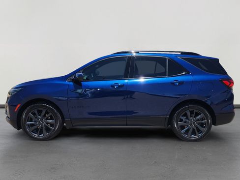 Used 2023 Chevrolet Equinox RS FWD image 2