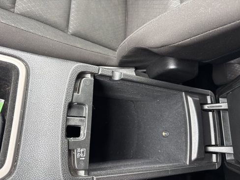 Used 2021 Jeep Grand Cherokee Laredo image 28