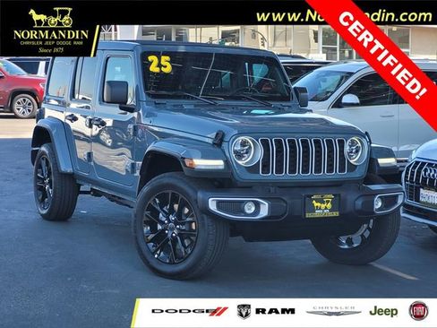Certified 2025 Jeep Wrangler Unlimited Sahara w/ Safety Group AWD/4WD image 1