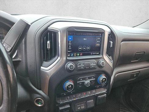 Used 2020 Chevrolet Silverado 1500 LT w/ Texas Edition AWD/4WD image 17