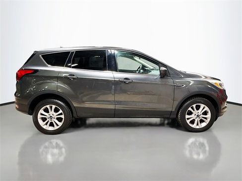 Used 2019 Ford Escape SE image 6