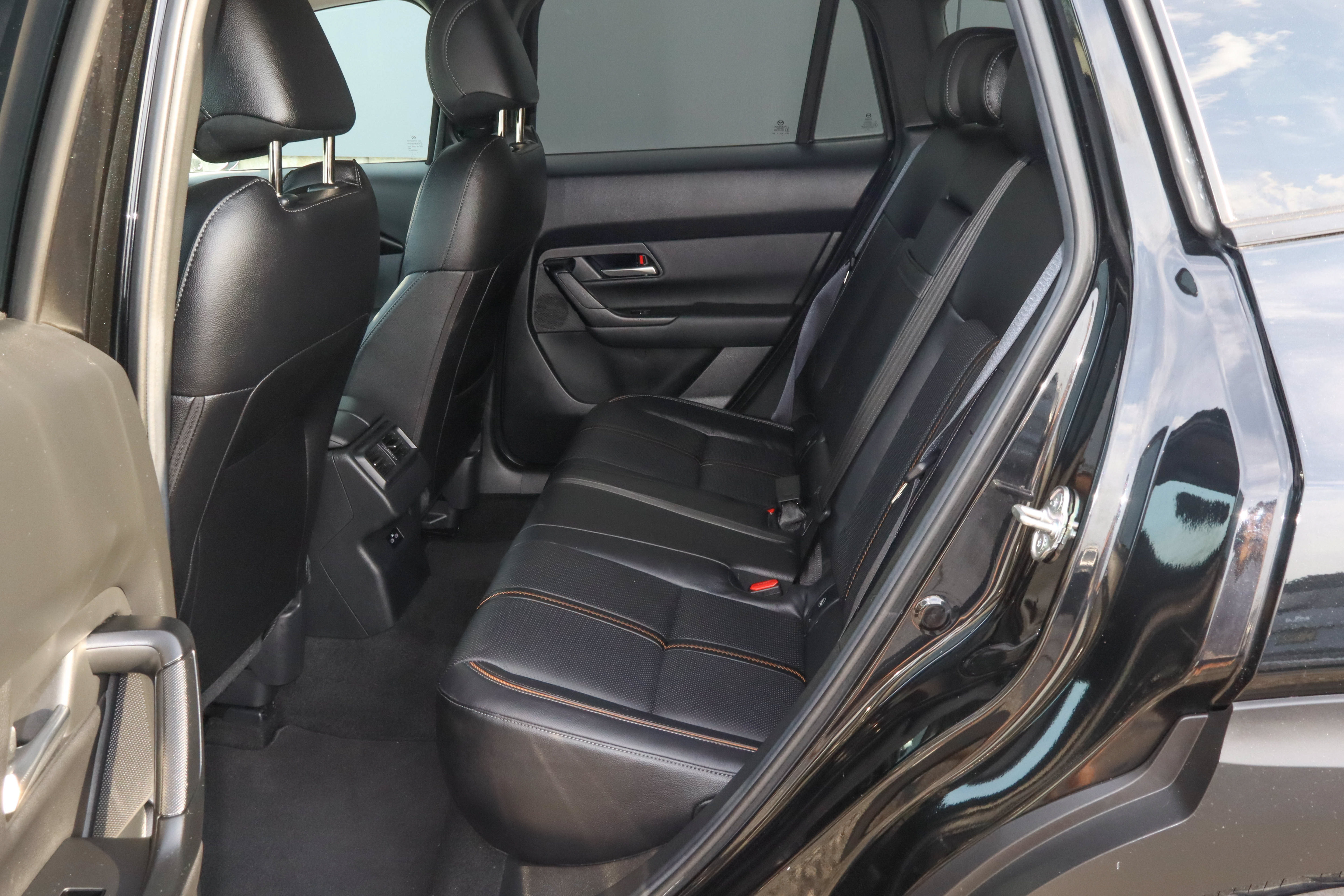 Used 2025 MAZDA CX-50 AWD 2.5 S w/ Premium Plus Pkg image 9