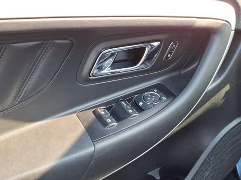 Used 2019 Ford Taurus SEL w/ Equipment Group 201A FWD image 14